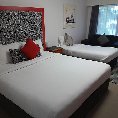 Avaleen Lodge Motor Inn 나우라 외부 사진