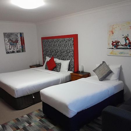 Avaleen Lodge Motor Inn 나우라 외부 사진