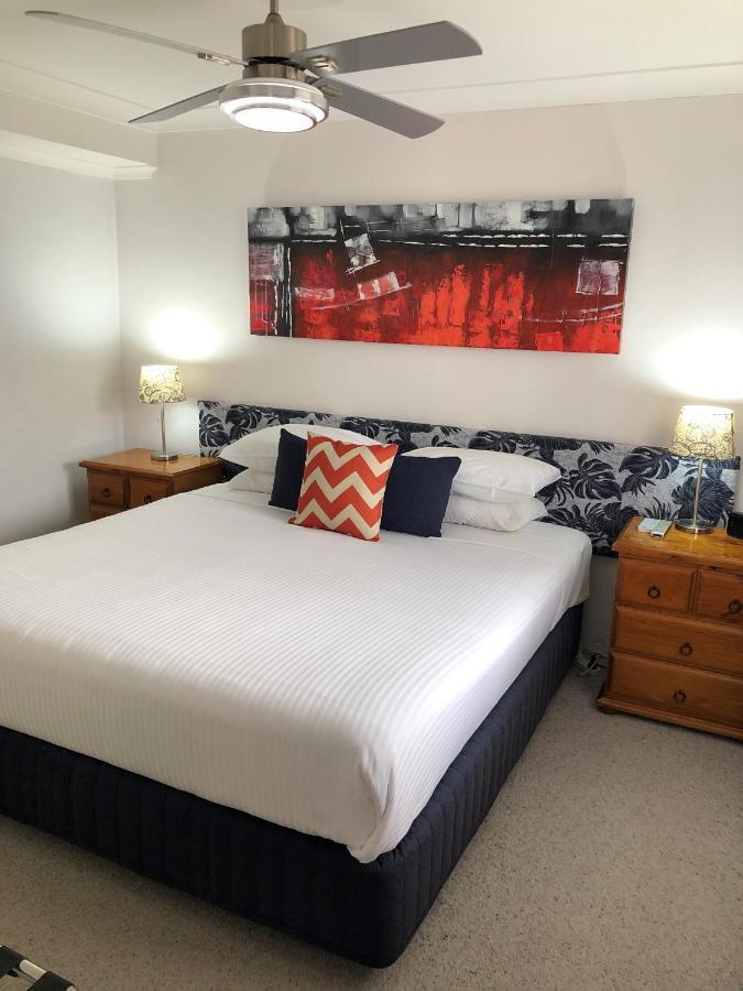 Avaleen Lodge Motor Inn 나우라 외부 사진