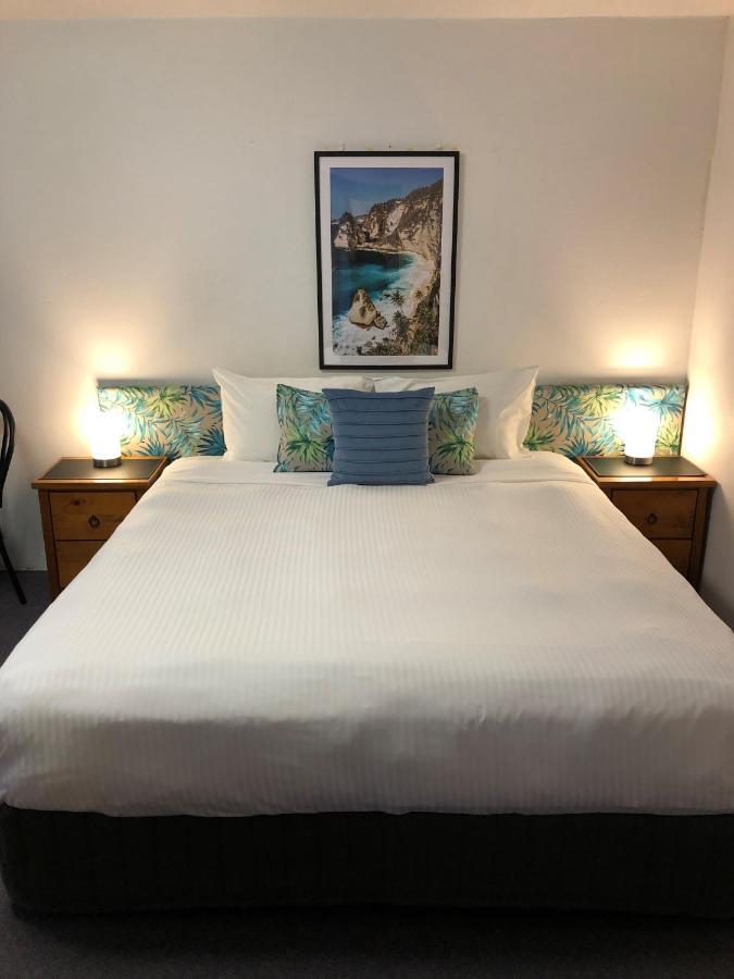 Avaleen Lodge Motor Inn 나우라 외부 사진