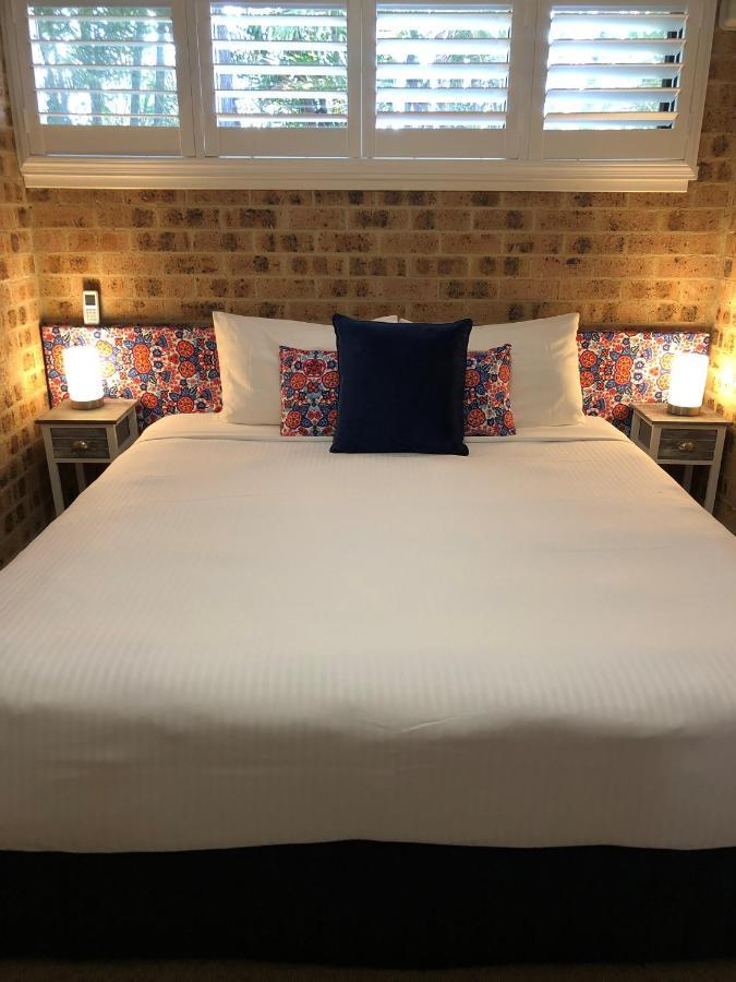 Avaleen Lodge Motor Inn 나우라 외부 사진