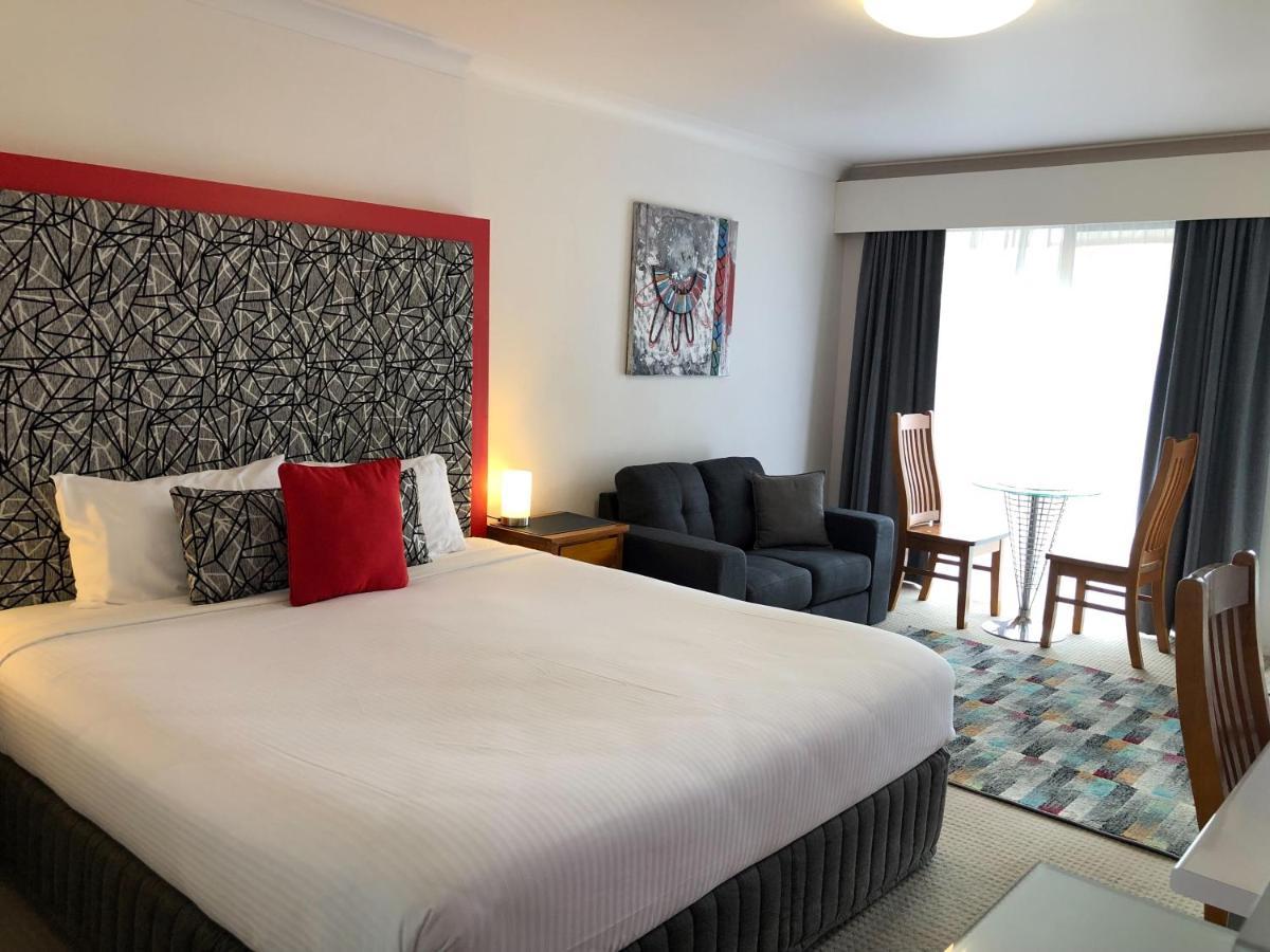 Avaleen Lodge Motor Inn 나우라 외부 사진