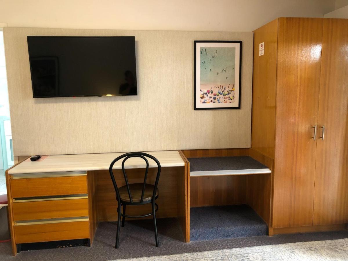 Avaleen Lodge Motor Inn 나우라 외부 사진