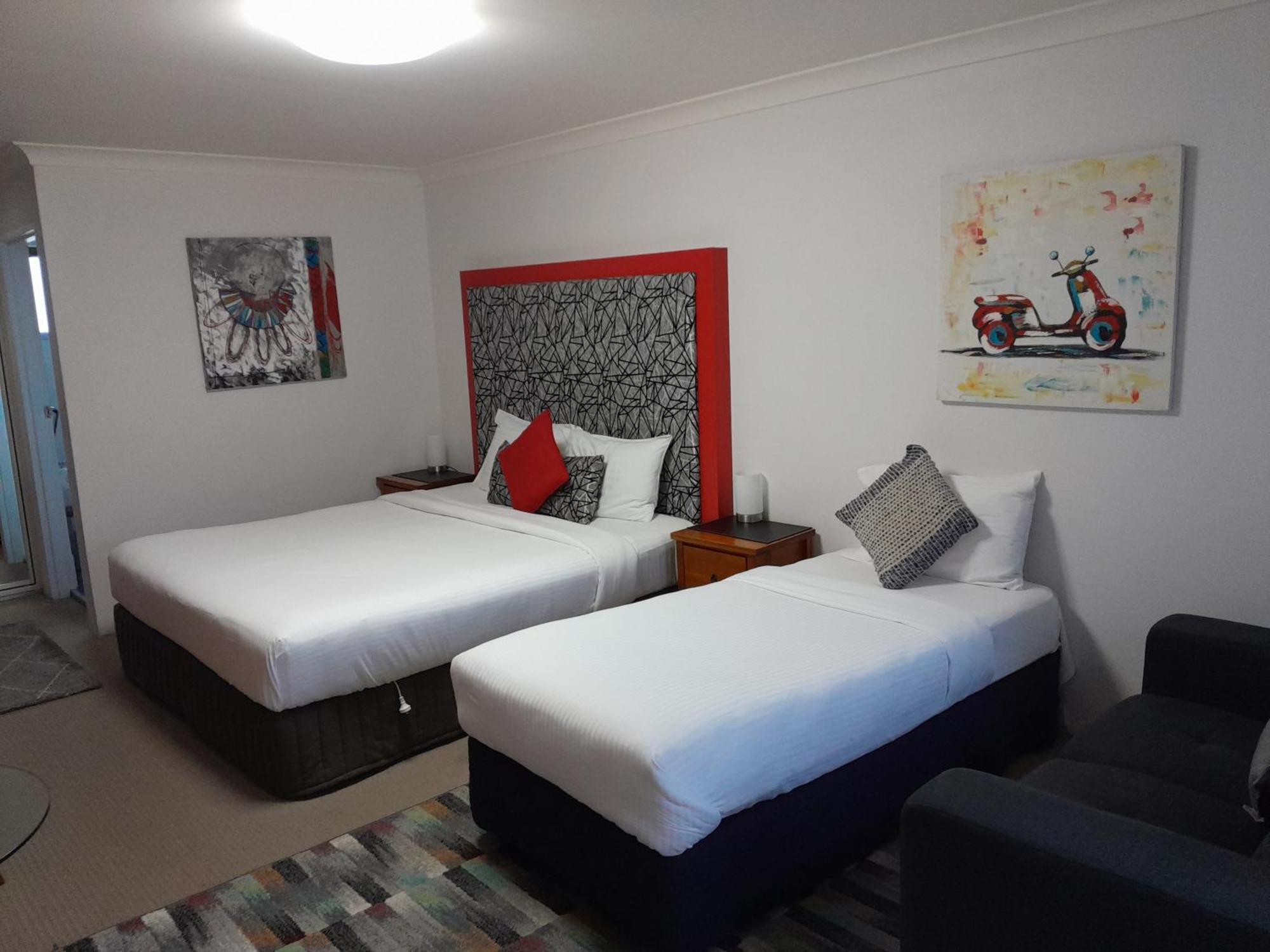 Avaleen Lodge Motor Inn 나우라 외부 사진