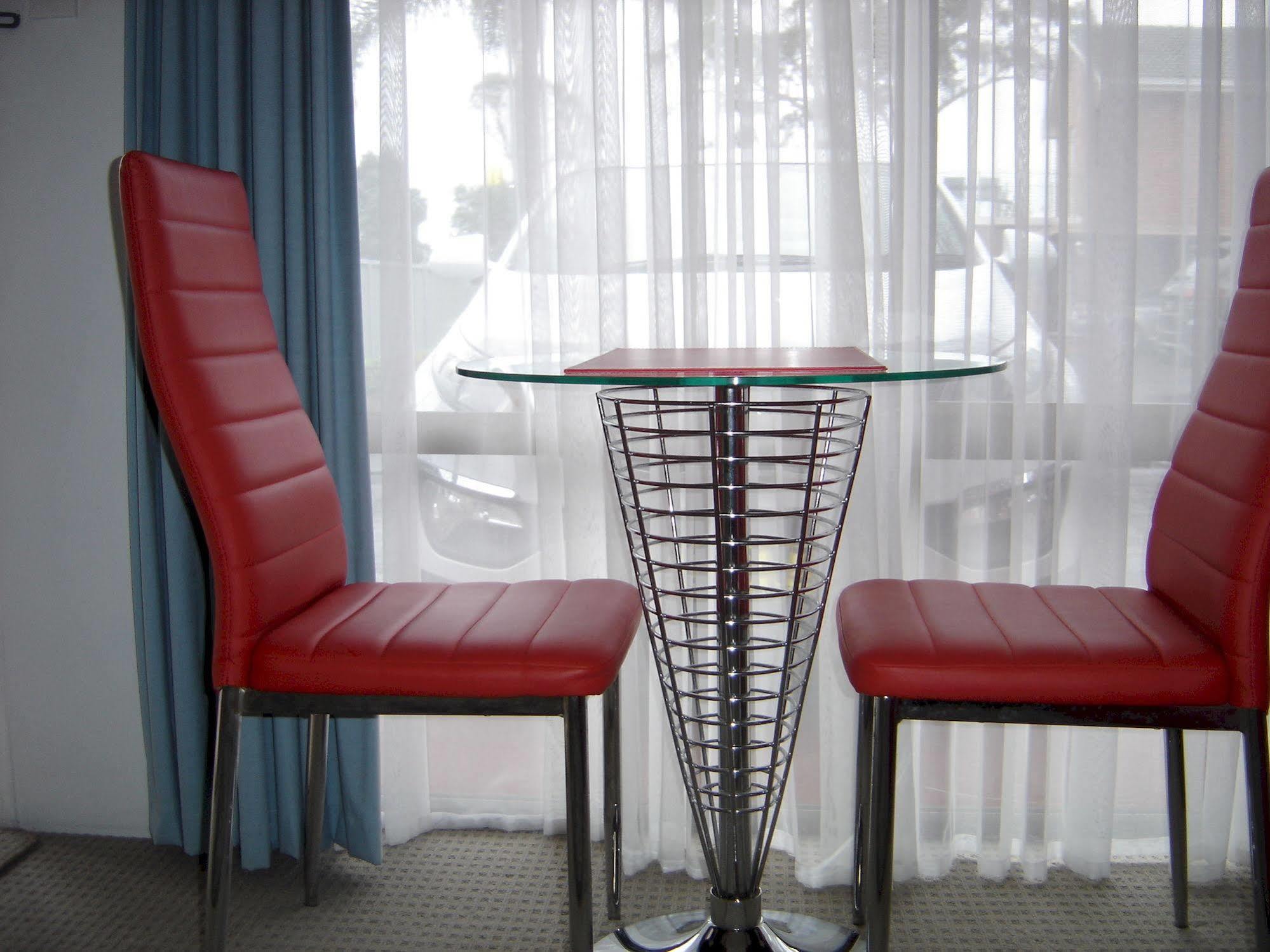 Avaleen Lodge Motor Inn 나우라 외부 사진