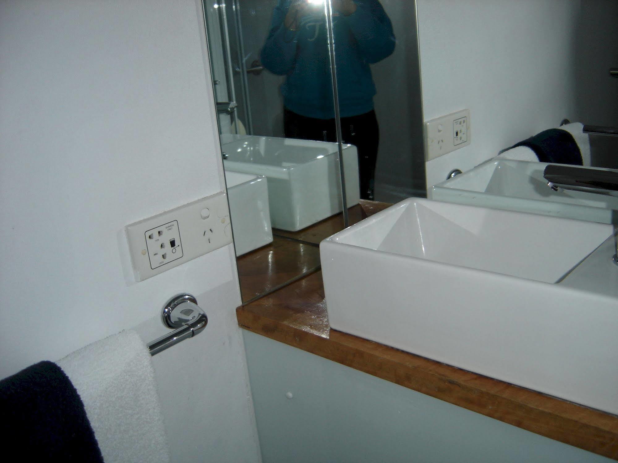 Avaleen Lodge Motor Inn 나우라 외부 사진