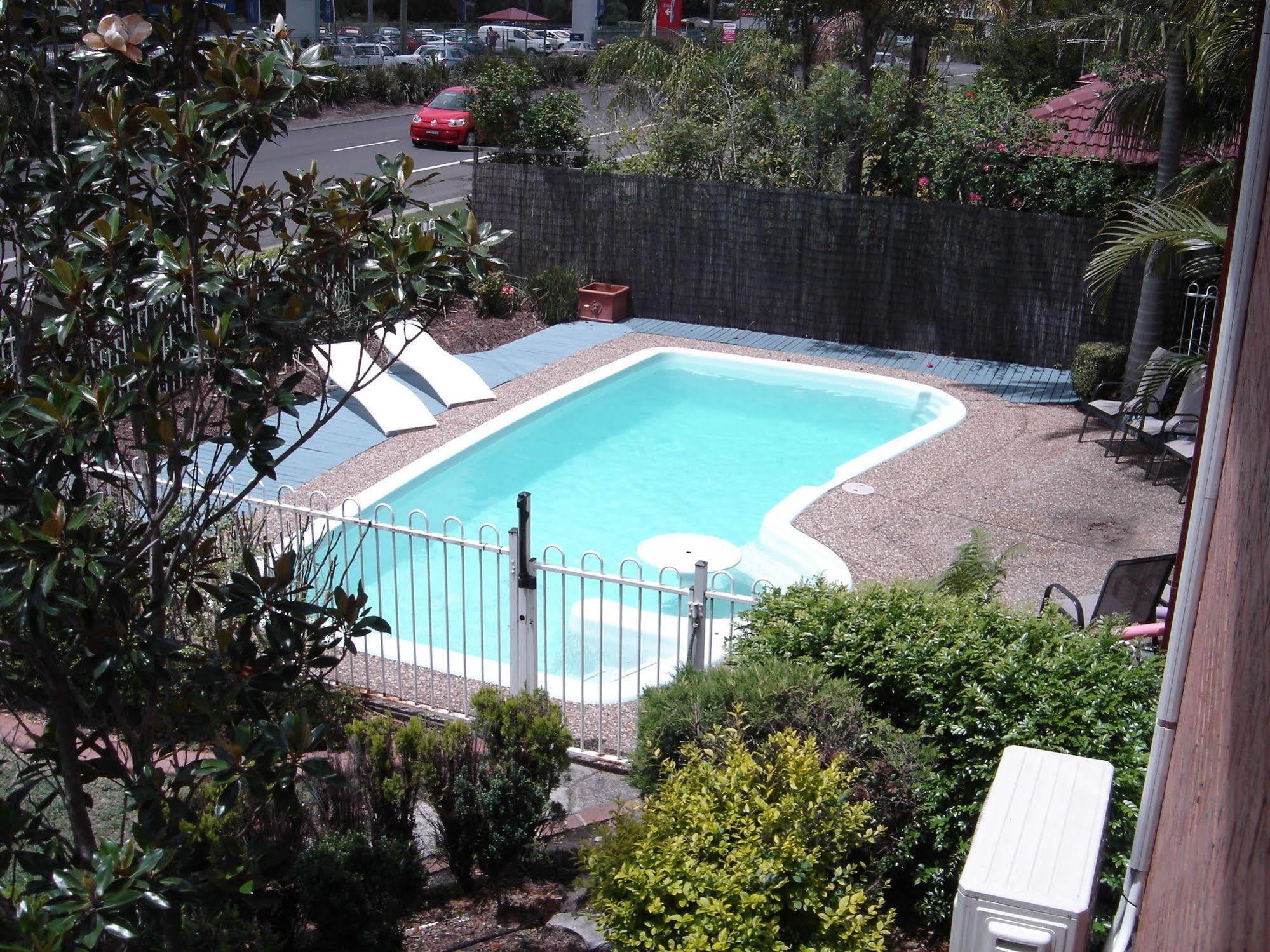 Avaleen Lodge Motor Inn 나우라 외부 사진