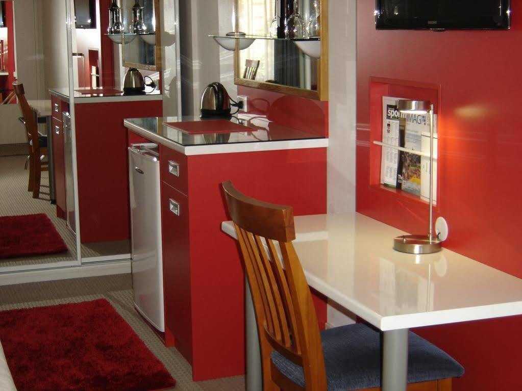 Avaleen Lodge Motor Inn 나우라 외부 사진