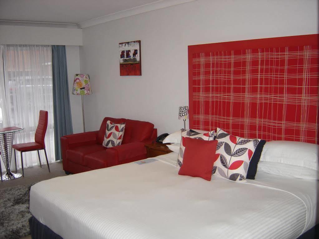 Avaleen Lodge Motor Inn 나우라 외부 사진